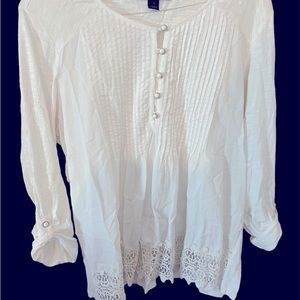 Gloria Vanderbilt white summer blouse